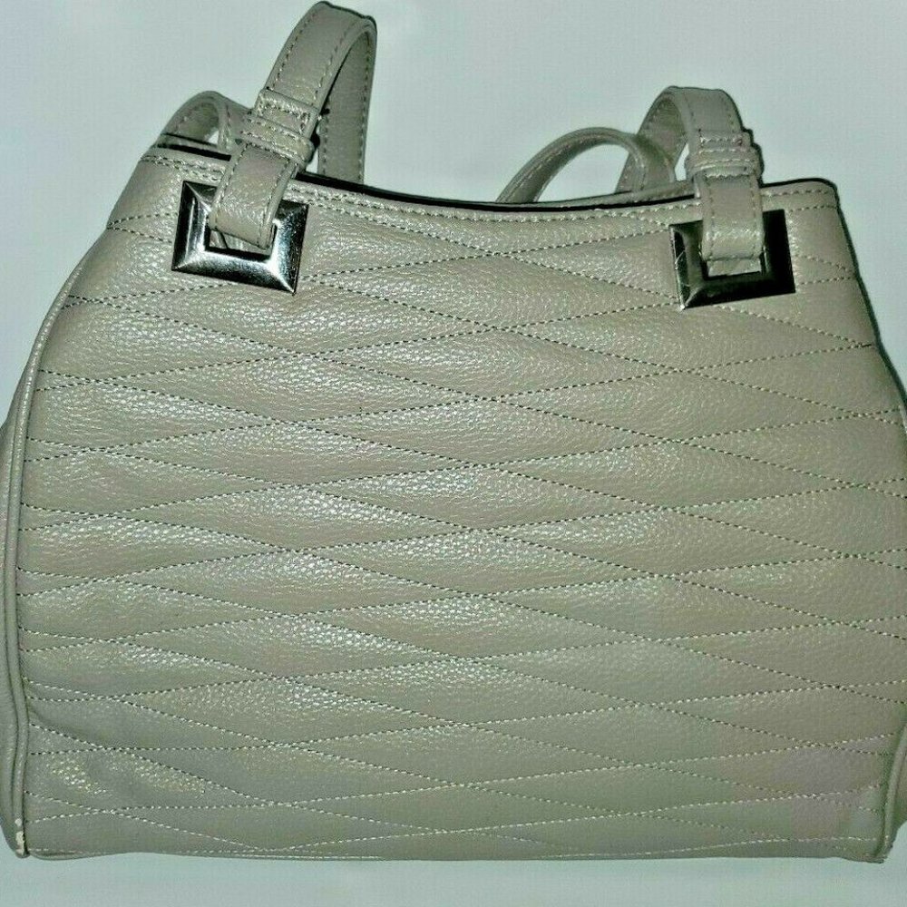 CLASSIC JONES NY GRAY GENUINE LEATHER SHOULDER BAG